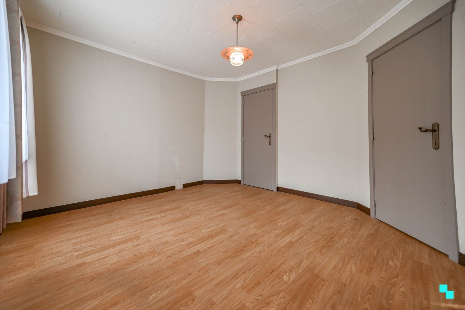 Knusse rijwoning nabij centrum Izegem foto 18