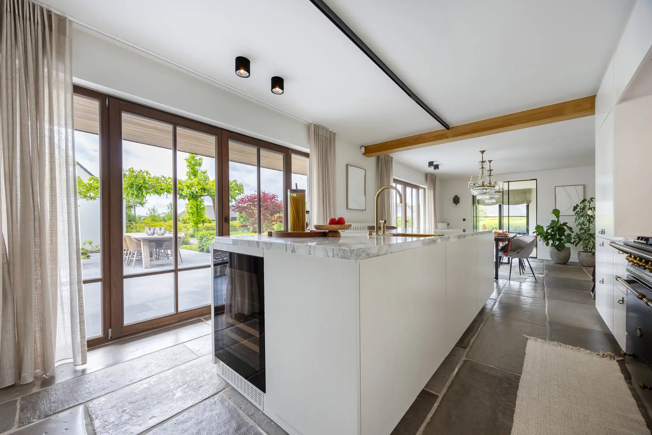 Luxueuze villa met bijgebouw en mogelijkheid tot aankoop achtergelegen weilanden.  foto 5