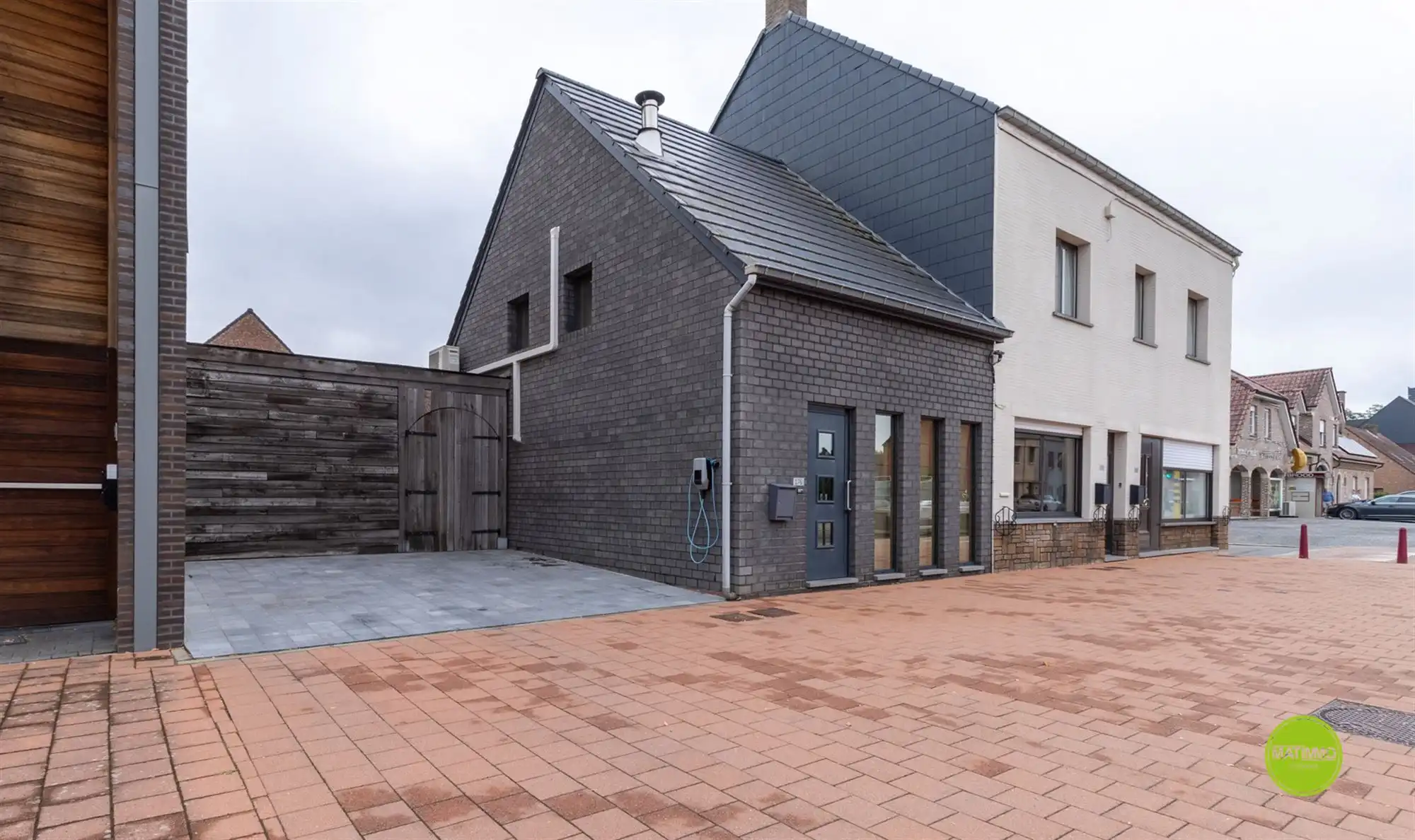 Instapklare, gerenoveerde woning met bijgebouw  foto {{pictureIndex}}