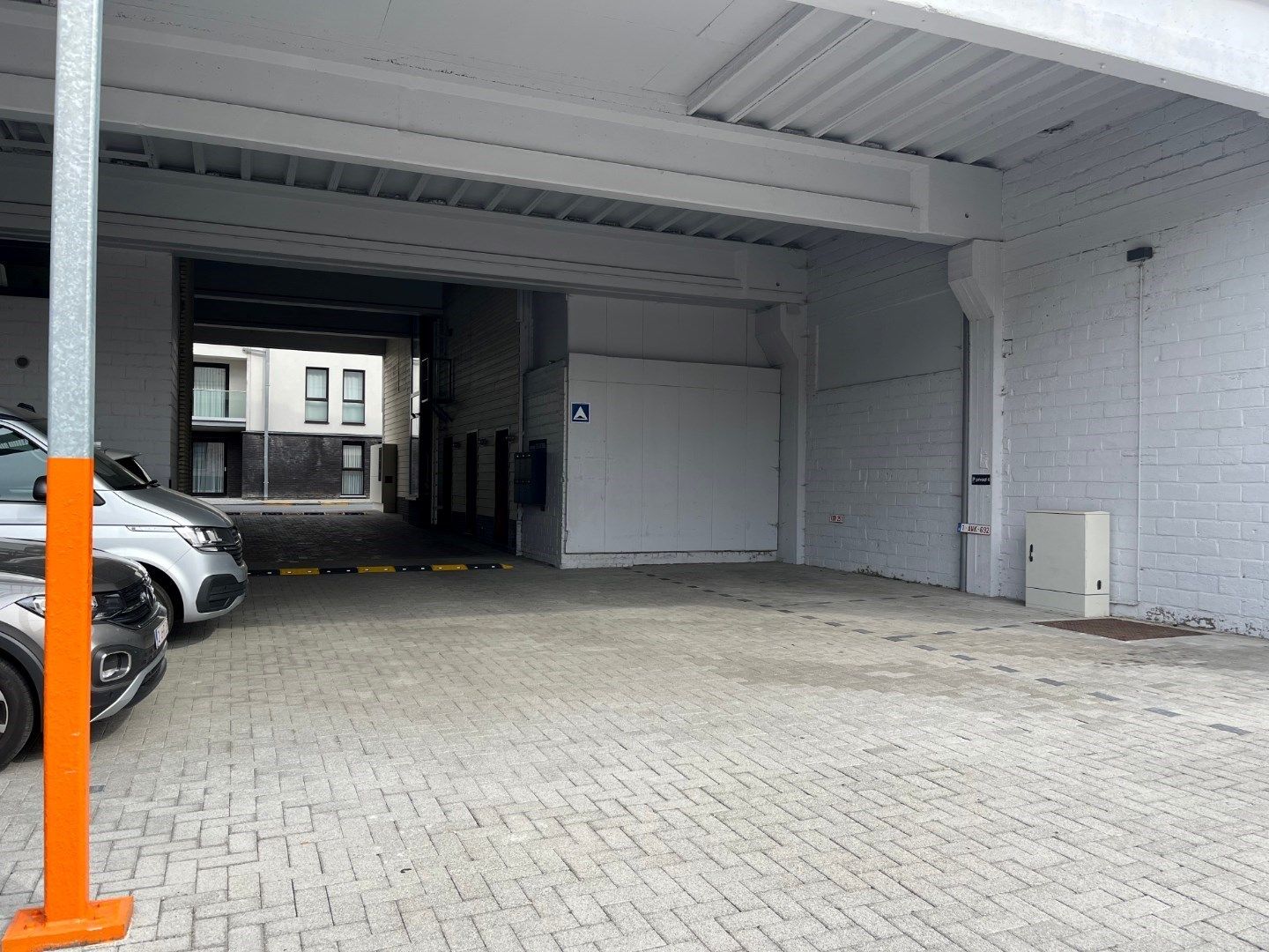 Uitstekend gelegen parkeerplaats in centrum Gavere foto 3