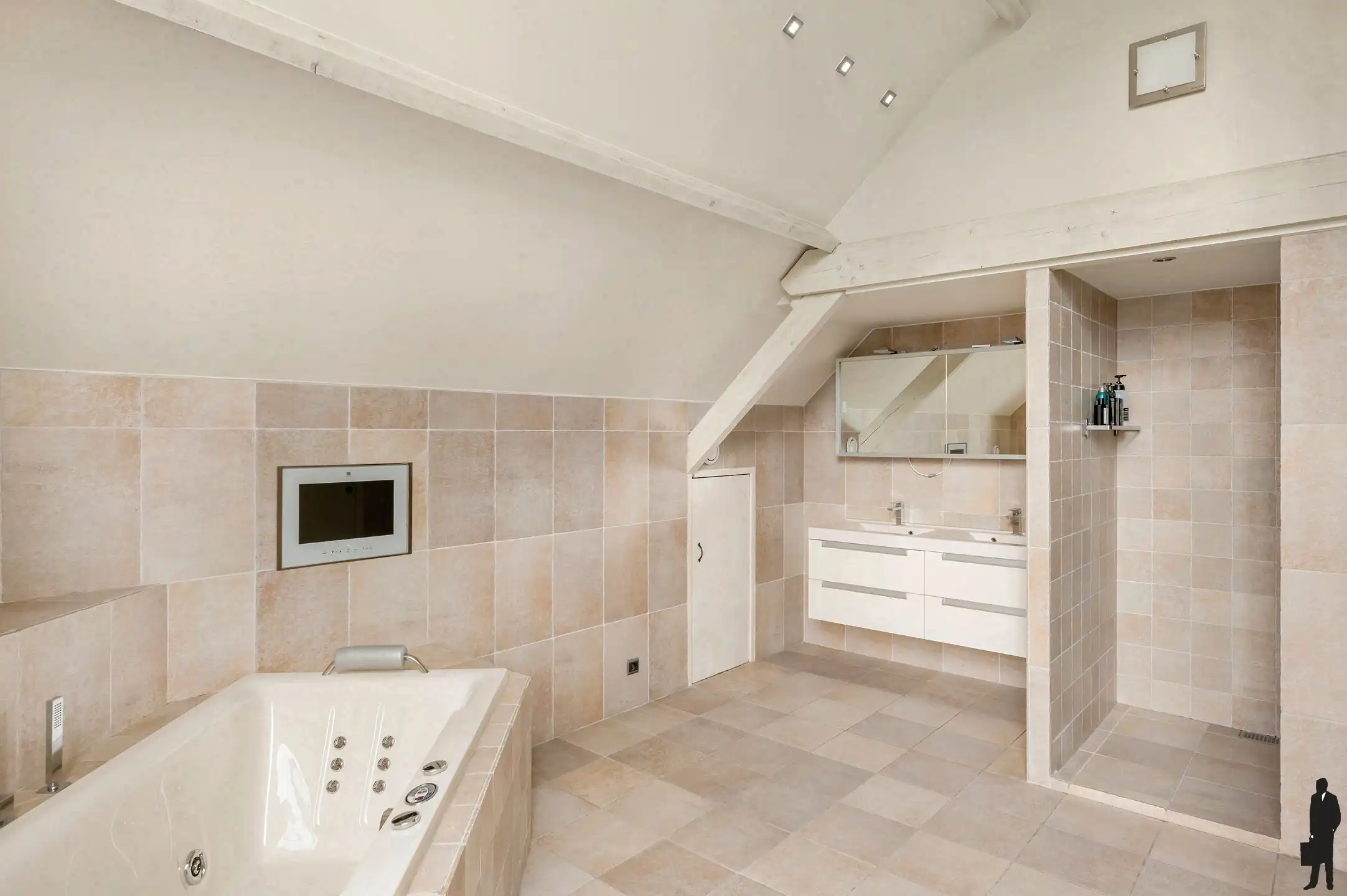 Exclusieve villa met panoramisch uitzicht  foto 27