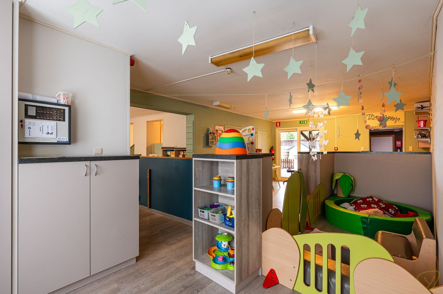 Statige handelswoning met ruime tuin in het centrum van Kaprijke foto 5