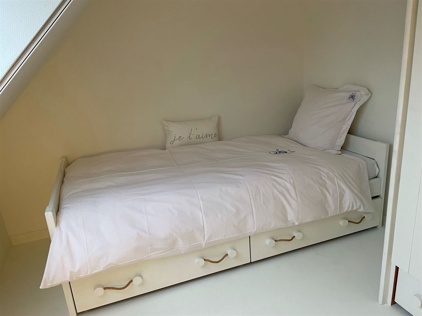 Ruim duplex appartement met 2 slaapkamers en gezellig terras in het centrum van Hasselt.  foto 20