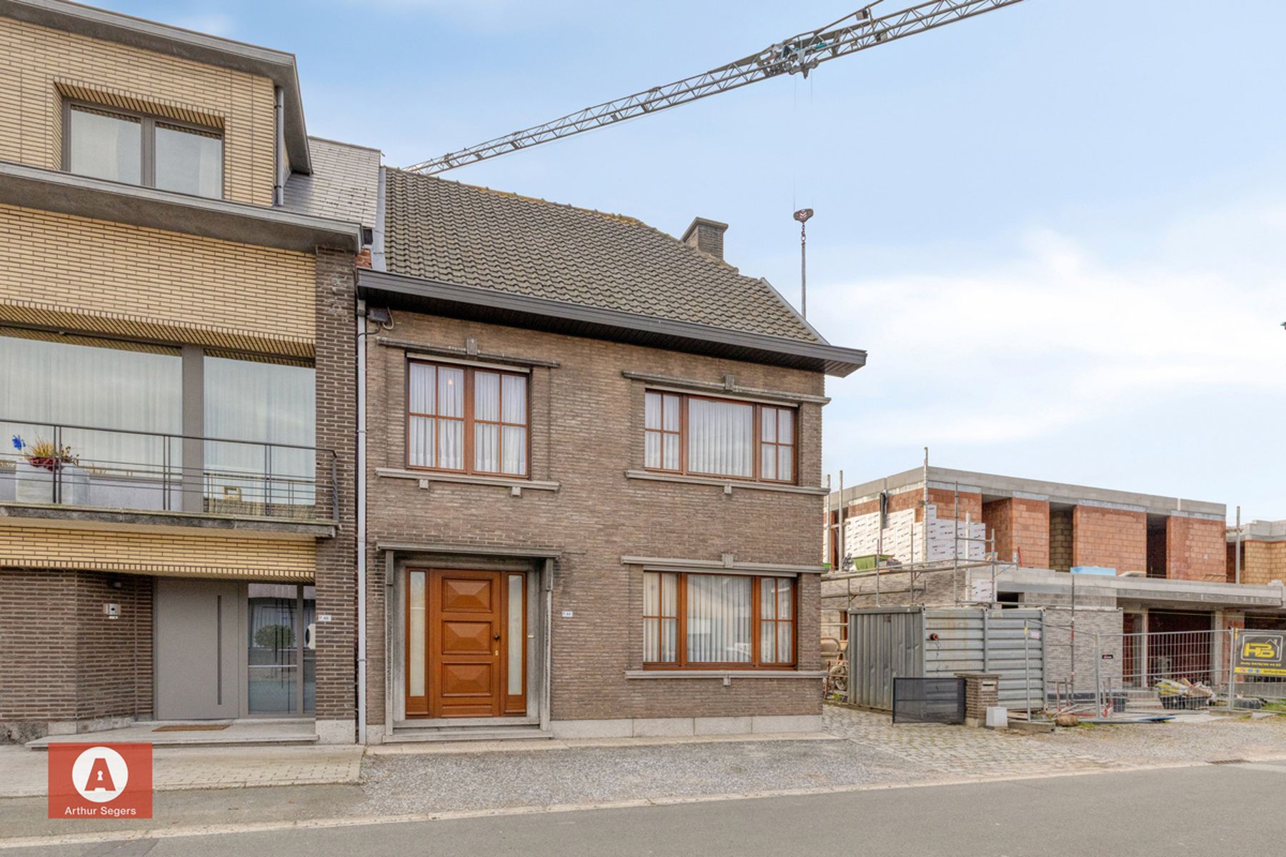 Gezinswoning mét karaktergevel & garage pal bij het centrum. foto 4