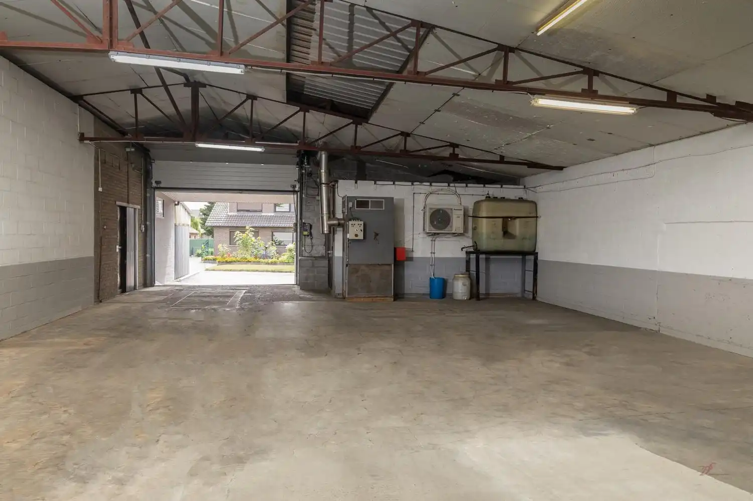 Te huur: Ruime opslagruimte met kantoren – Meerstraat 23, Zutendaal foto 5