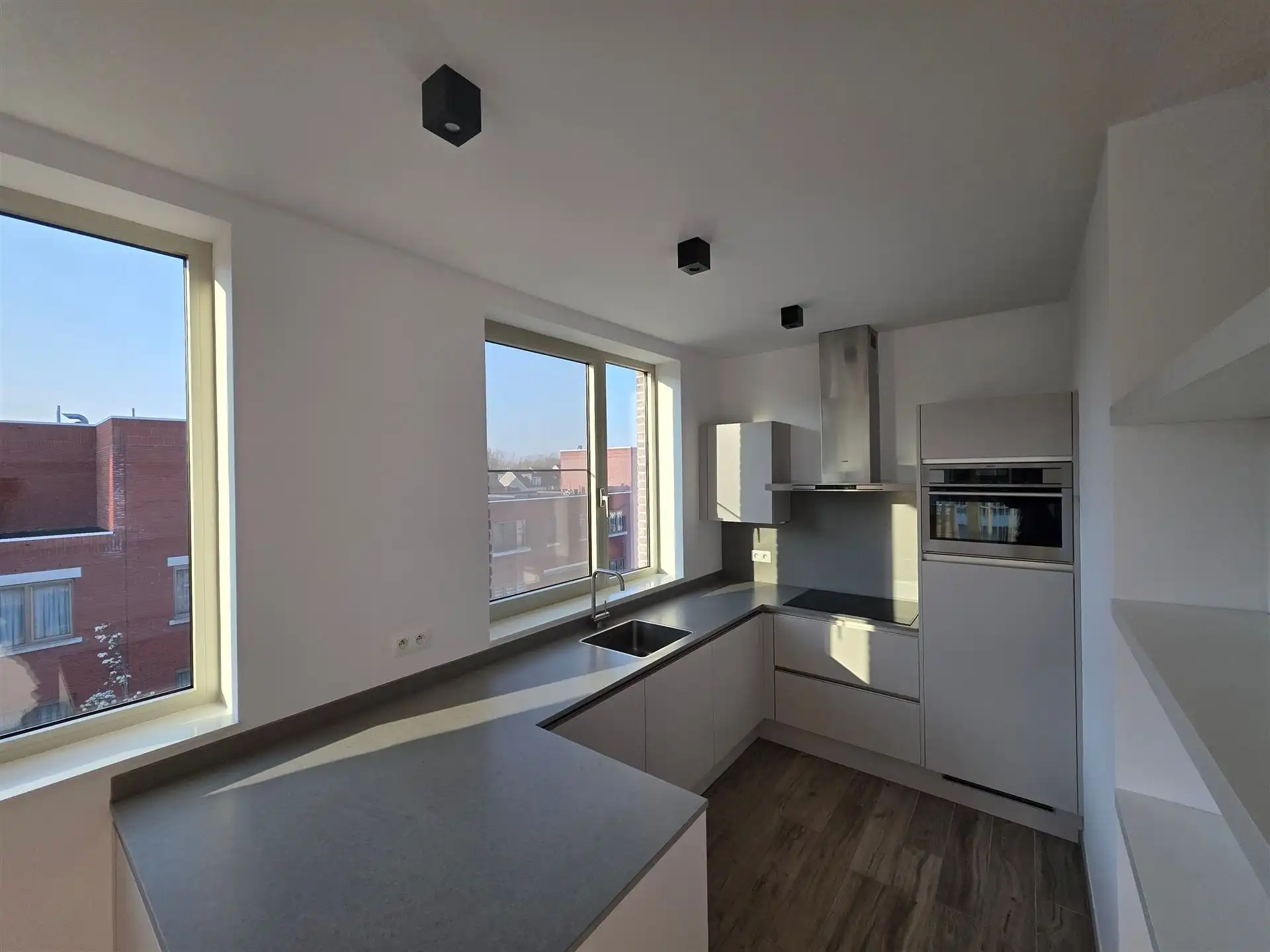 Lichtrijk appartement met zonnig terras! foto 3