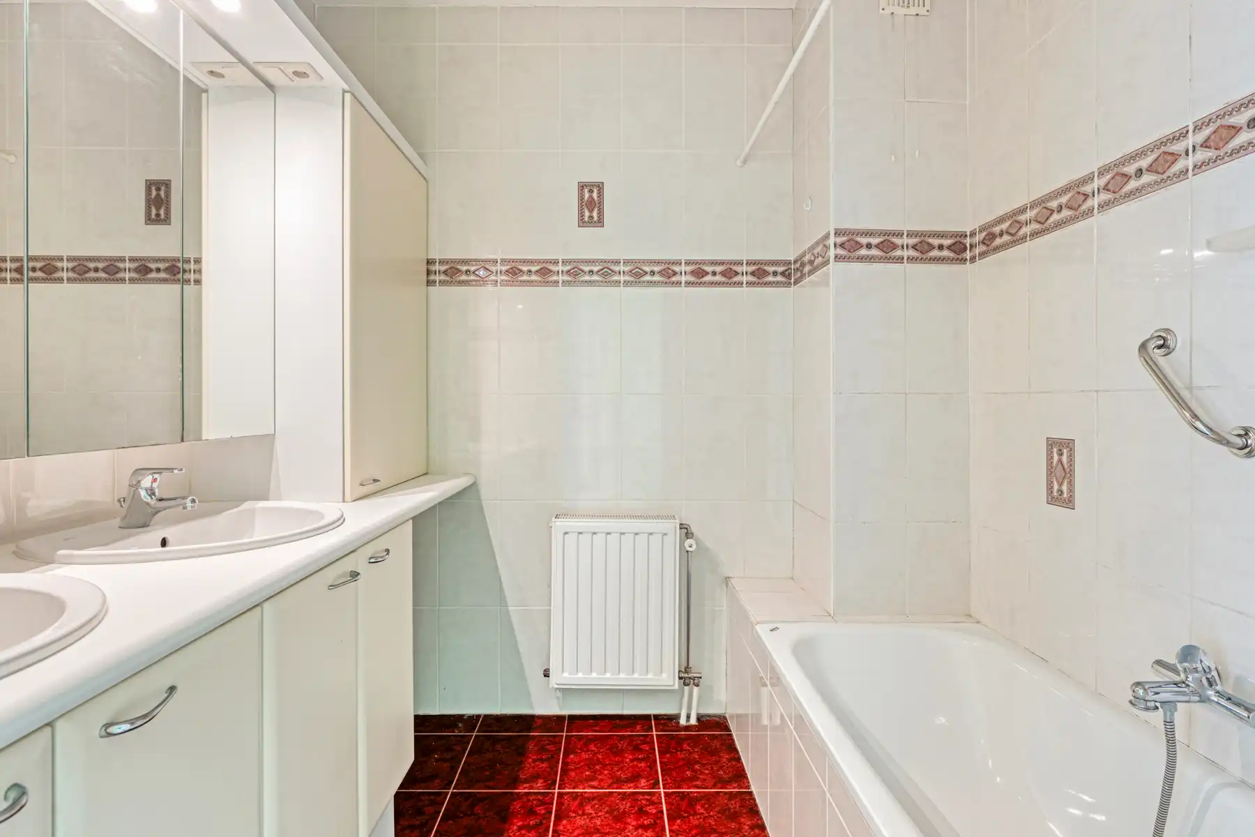 TOPPER! INSTAPKLAAR APPARTEMENT IN KLEINSCHALIG GEBOUW foto 15