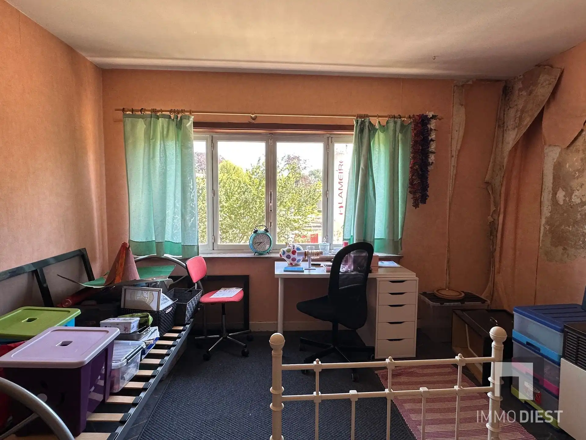 Te renoveren woning met 3 slaapkamers, 2 garages en tuin in Diest foto 17