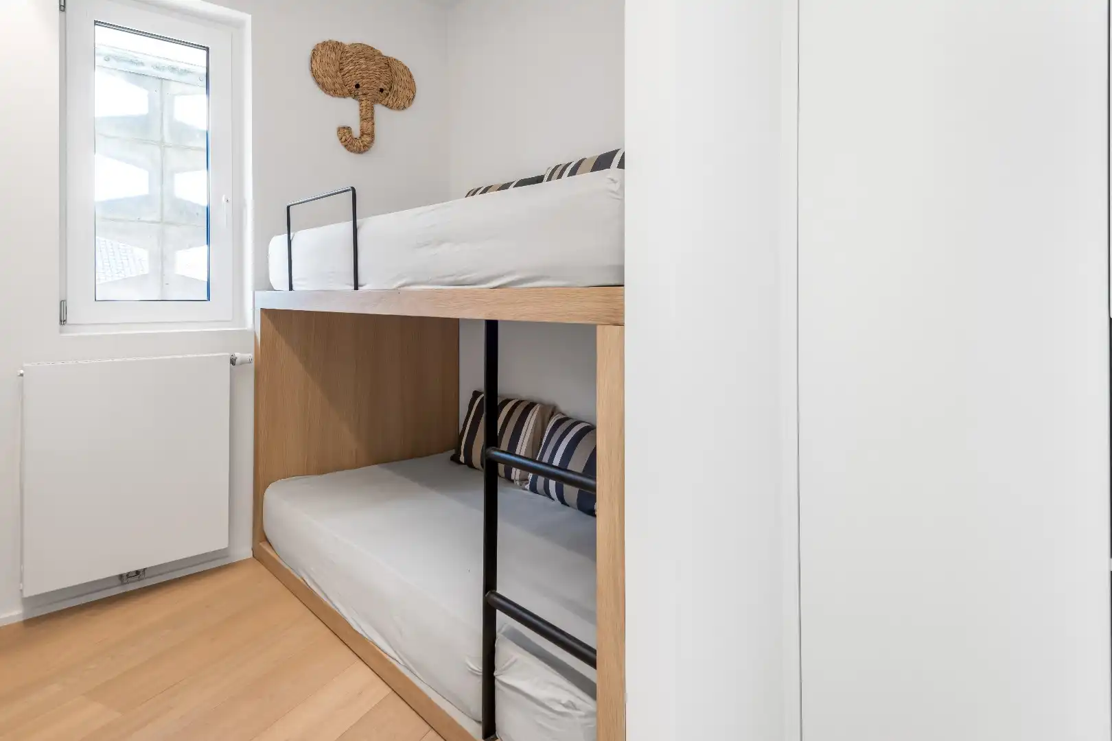 Lichtrijk hoekappartement gelegen op de Lippenslaan/Zoutelaan met 3 slaapkamers foto 10