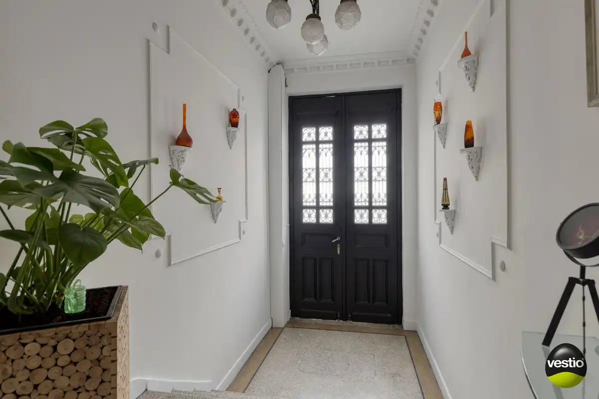 KARAKTERVOL VOLLEDIG GERENOVEERD STATIG HERENHUIS IN CENTRUM VAN TONGEREN. foto 3