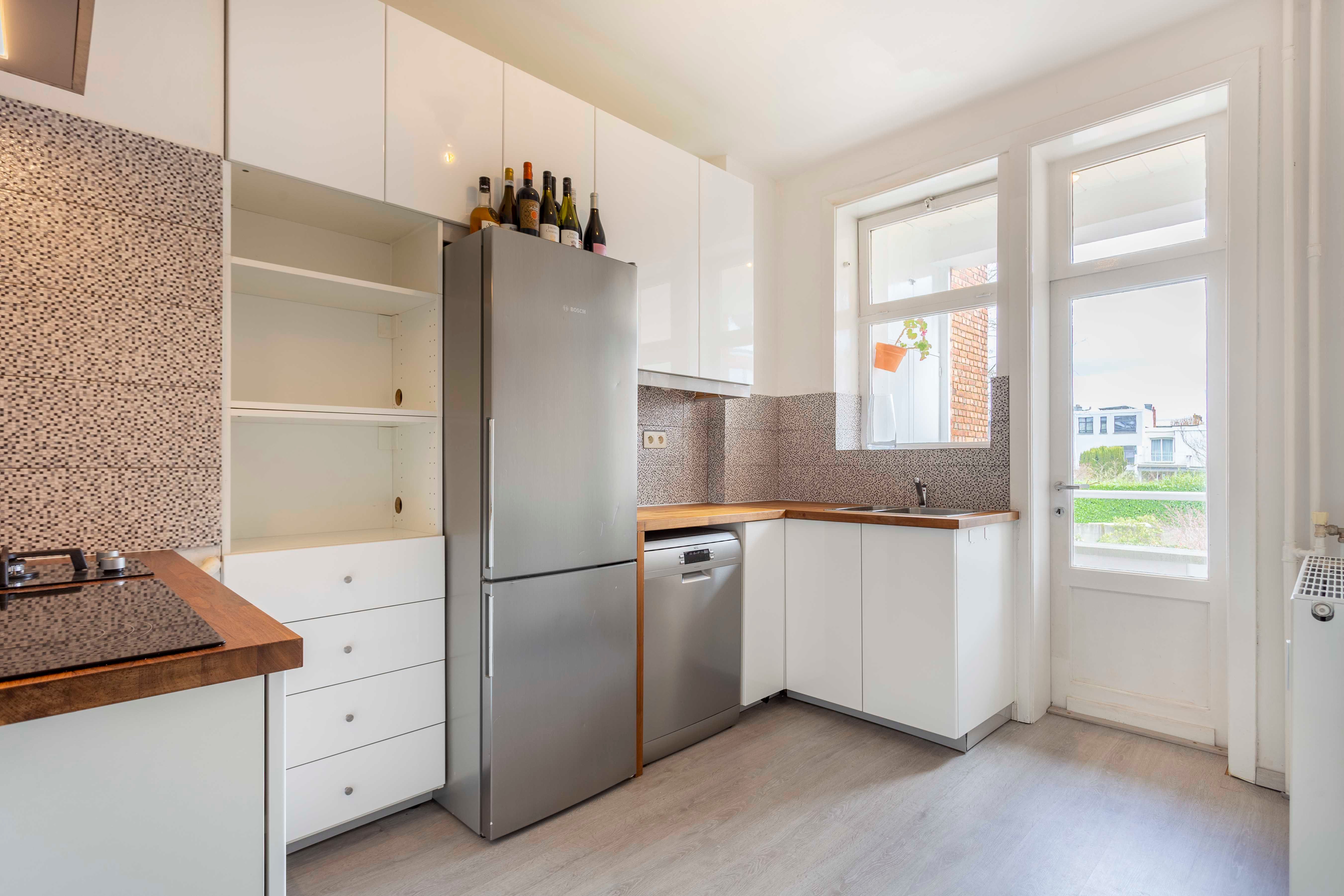 Trendy en ruim appartement met twee slaapkamers te huur in Berchem! foto 9