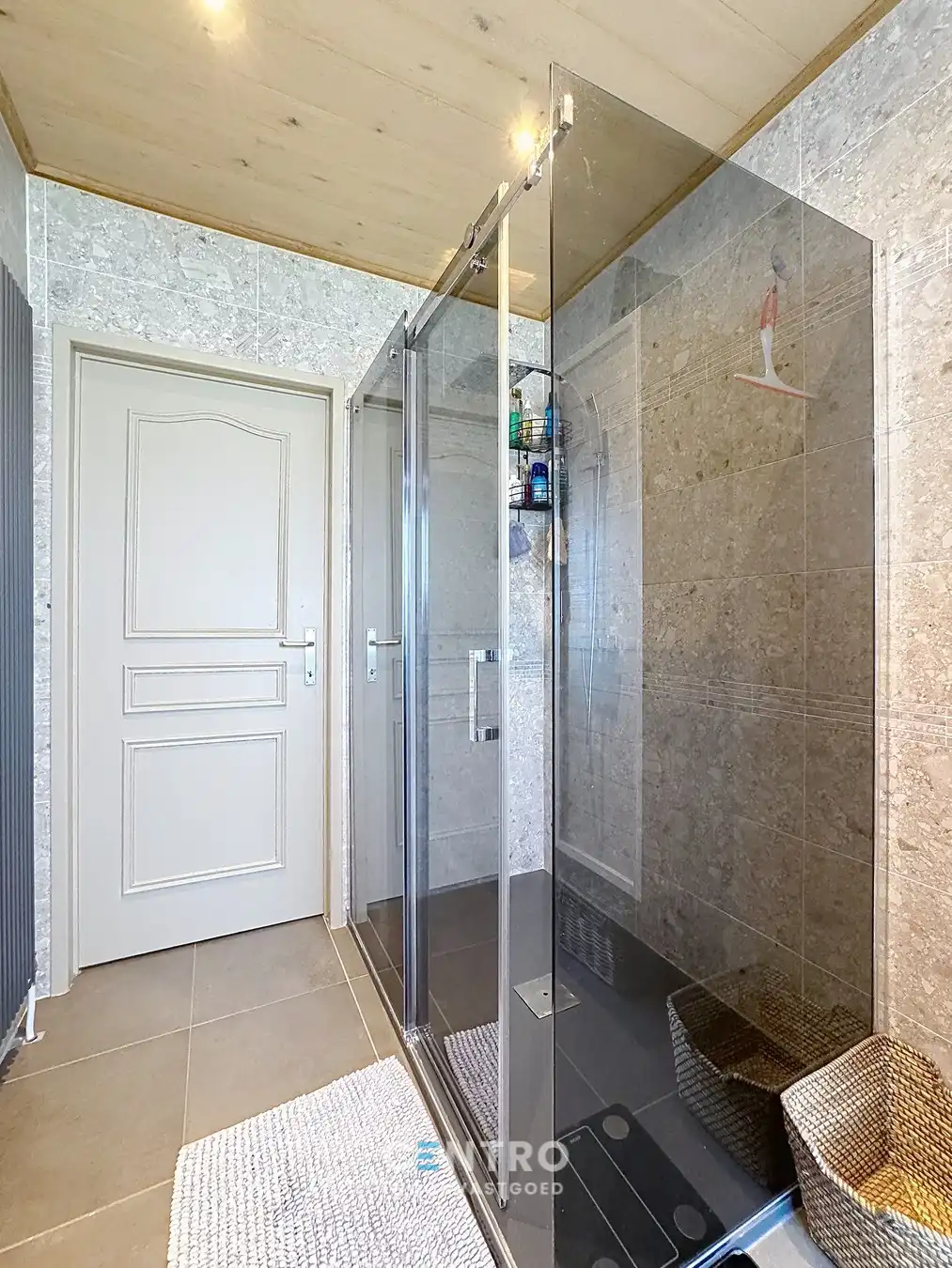 Woning met magazijn op interessante ligging te Gistel! foto 14