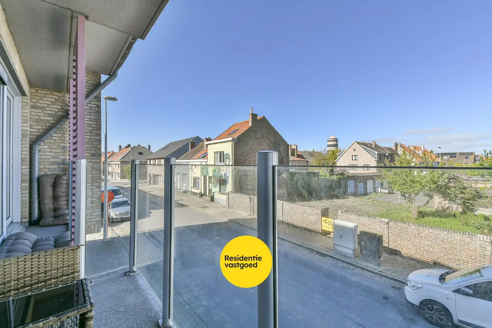 Instapklaar en lichtrijk 2-slaapkamerappartement in Bredene foto 10