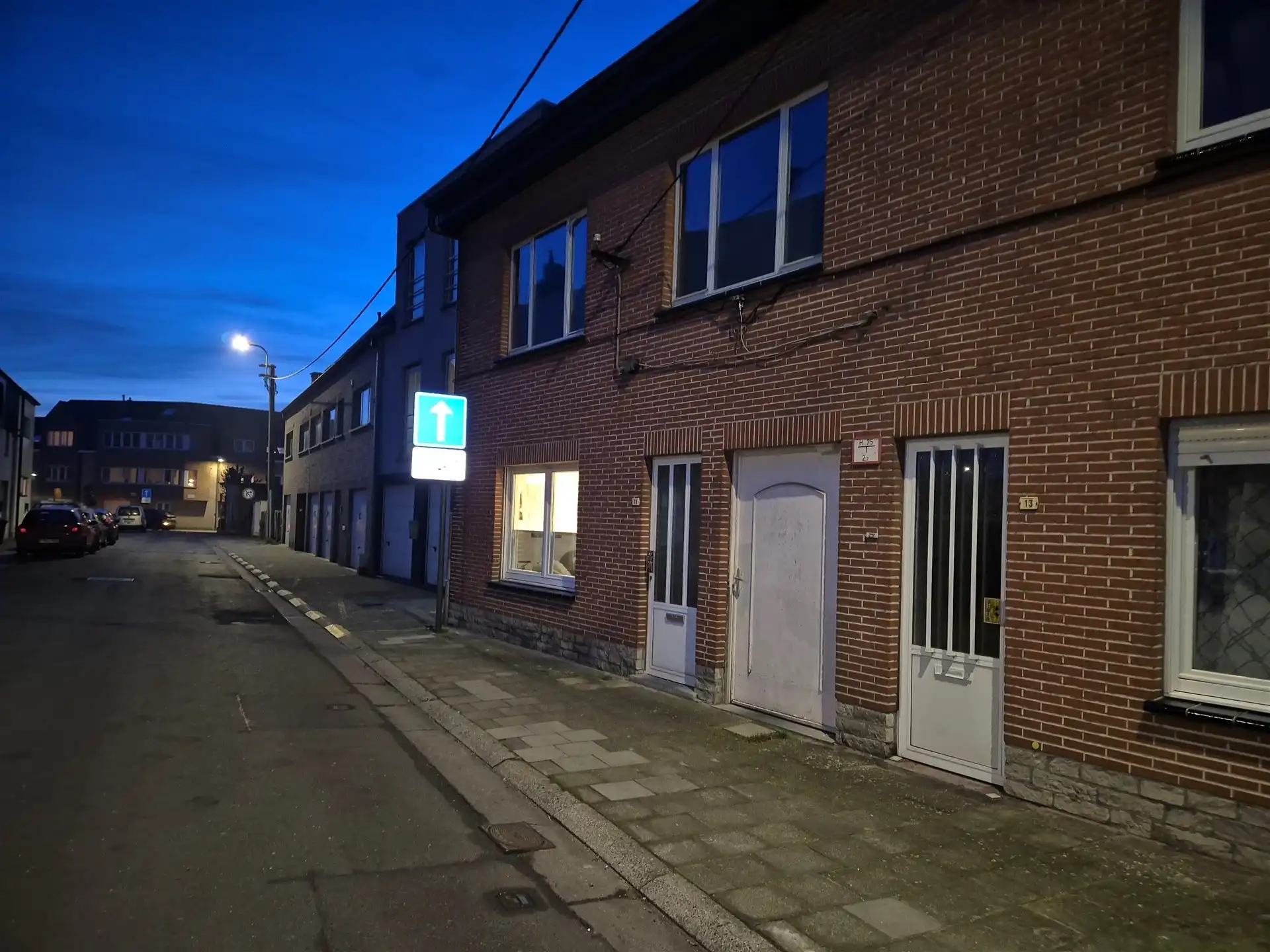 Centraal gelegen 3 slaapkamer woning met tuin. foto {{pictureIndex}}