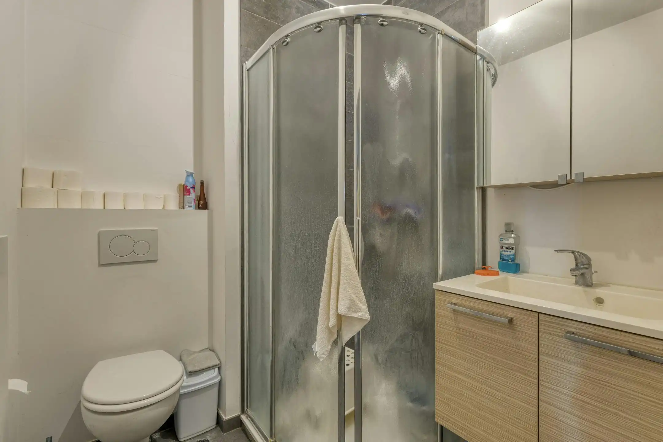 Charmante en praktische studio te koop in Anderlecht! foto 8