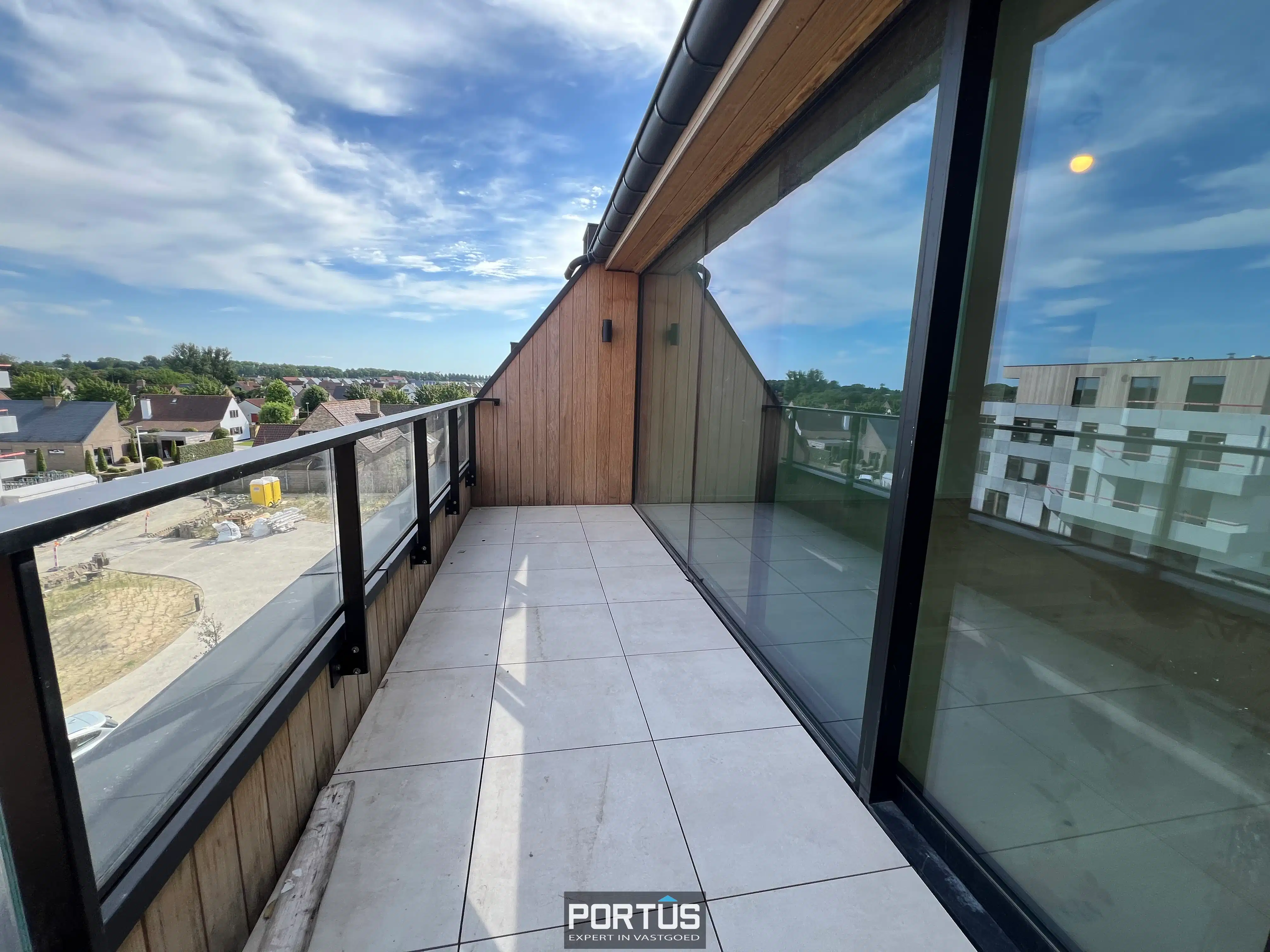 Instapklaar nieuwbouwappartement te koop met 2 slaapkamers in Residentie Portanic te Nieuwpoort foto 2