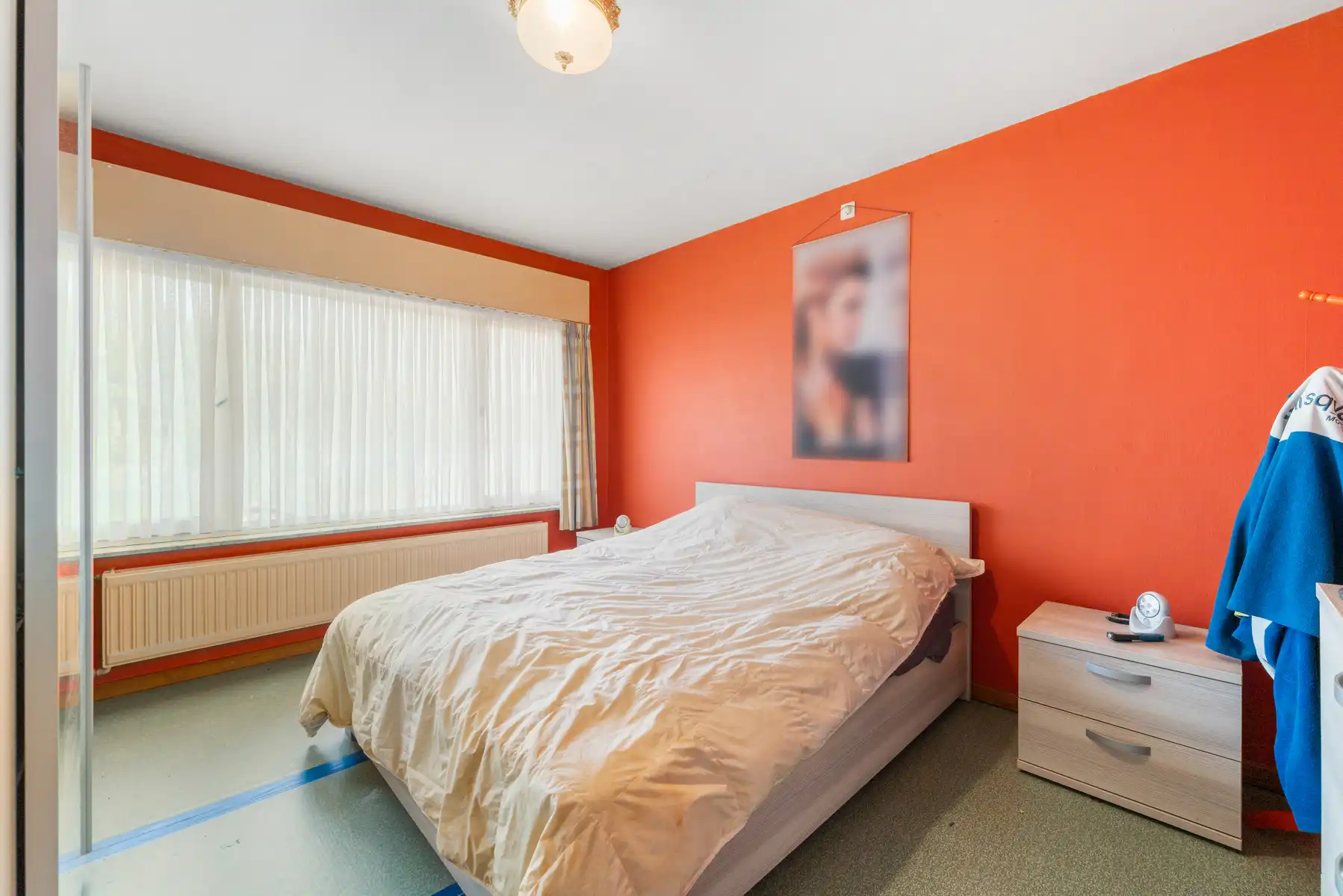 Woning met garage en tuin in de directe omgeving van de E40 foto 9