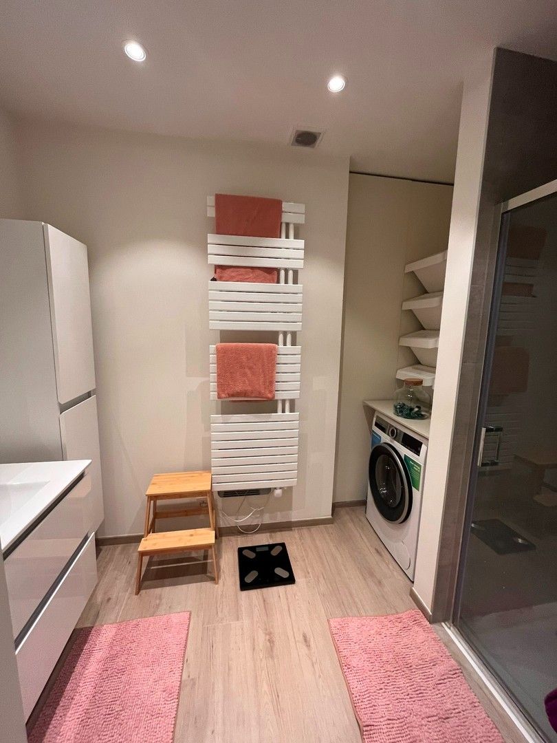 Super gezellig duplex appartement van 85 m² met twee slaapkamers in hartje Kortrijk. A-label foto 6