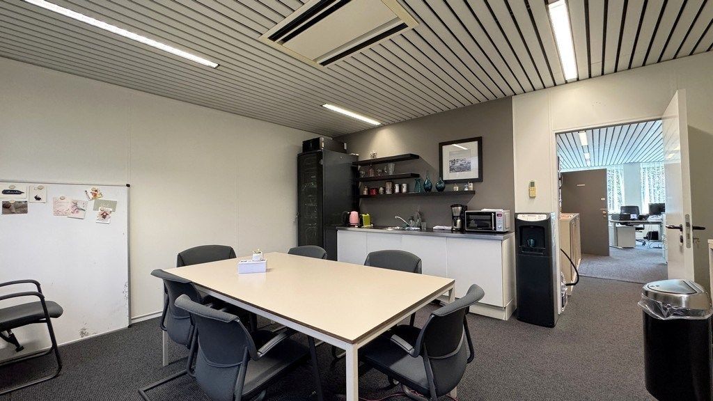 Instapklaar kantoor te huur nabij Singel Antwerpen foto 4