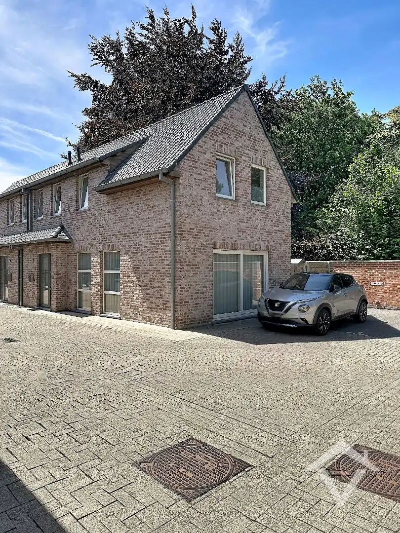 Halfopen bebouwing met 3 slaapkamers te Koekelare  foto {{pictureIndex}}