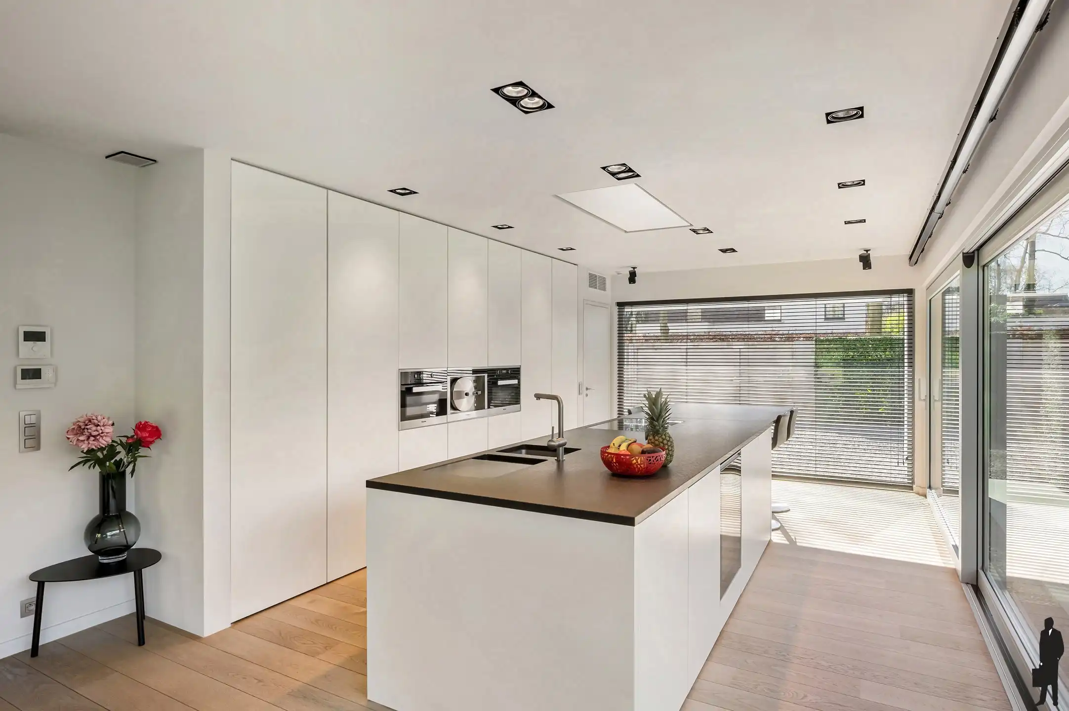 Moderne, vrijstaande villa op ca.1.380 m² met zwembad op toplocatie te Vriesdonk! foto 9