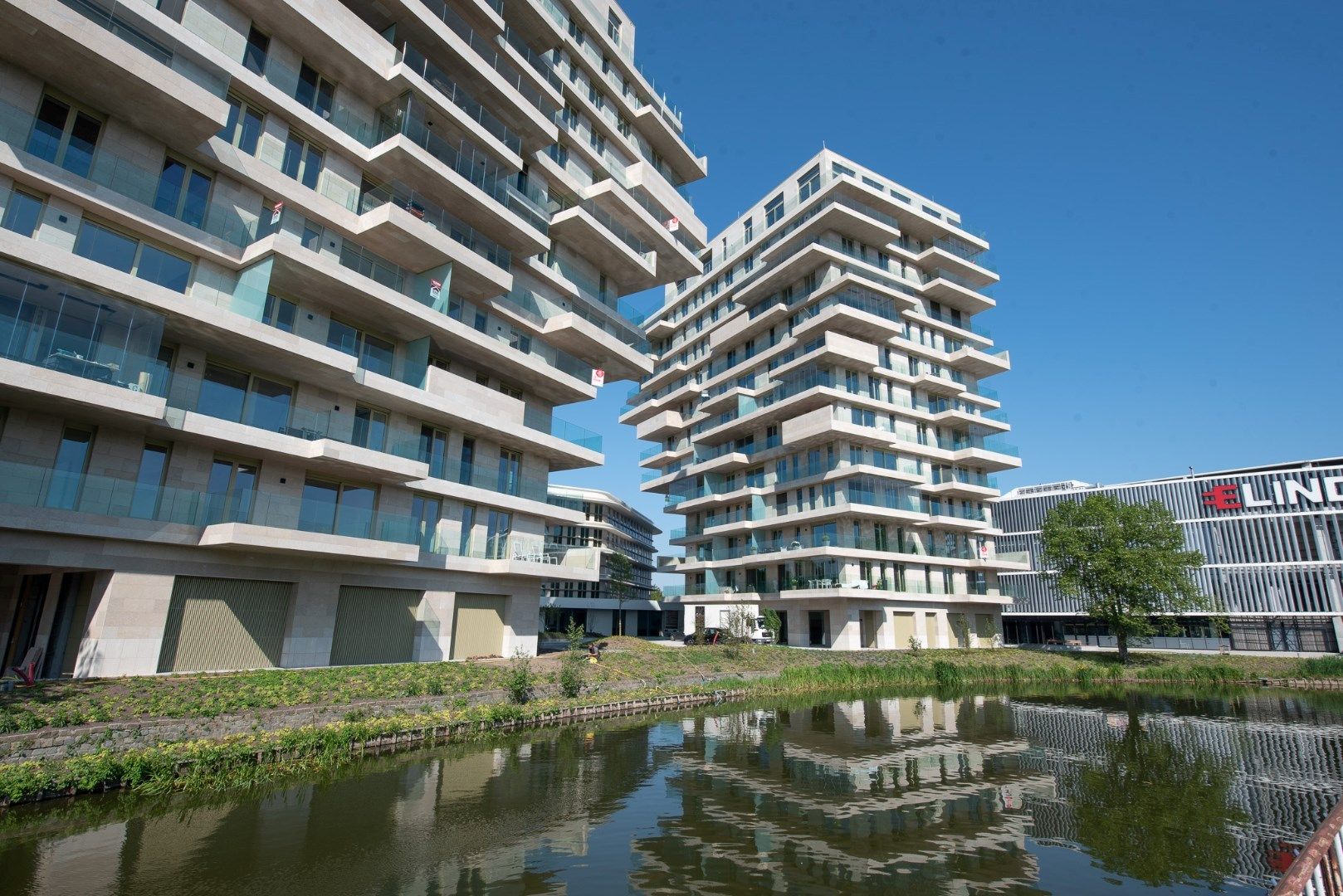 Nieuwbouwappartement TE HUUR in centrum Waregem! foto 12