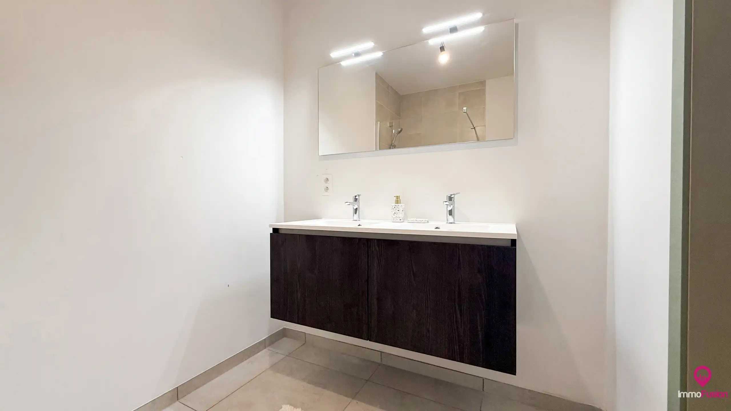 Gelijkvloers appartement met 3 slaapkamers en met een tuin! foto 25