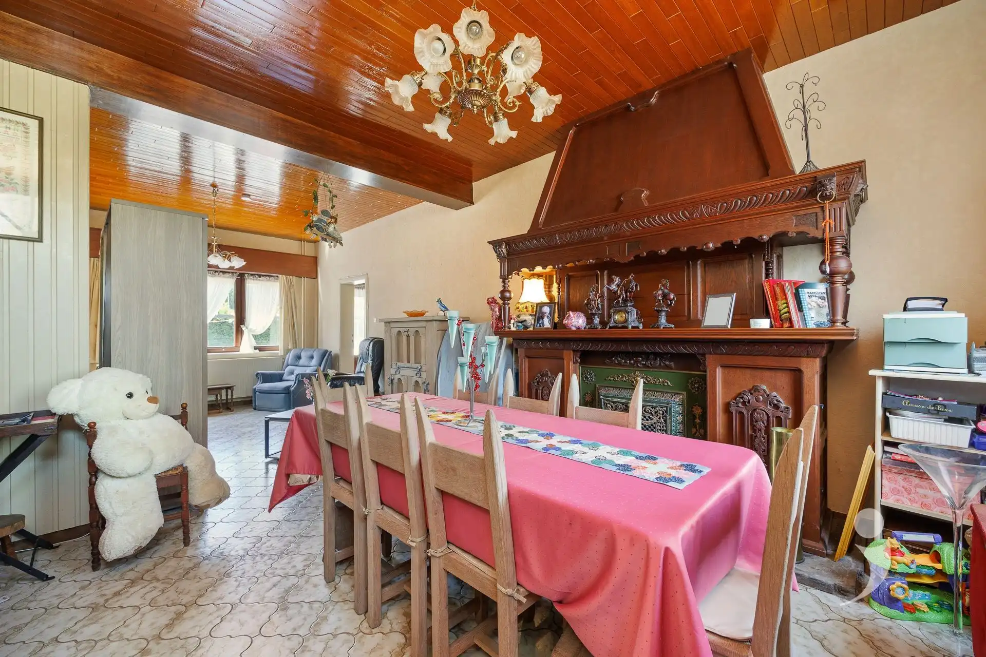 Ruime gezinswoning met bijzonder veel mogelijkheden! foto 4