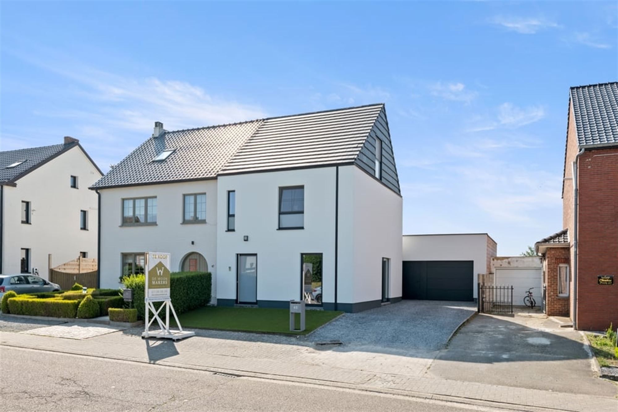 KNAPPE VOLLEDIG GERENOVEERDE WONING MET RUIME GARAGE IN SINT-TRUIDEN  foto 2
