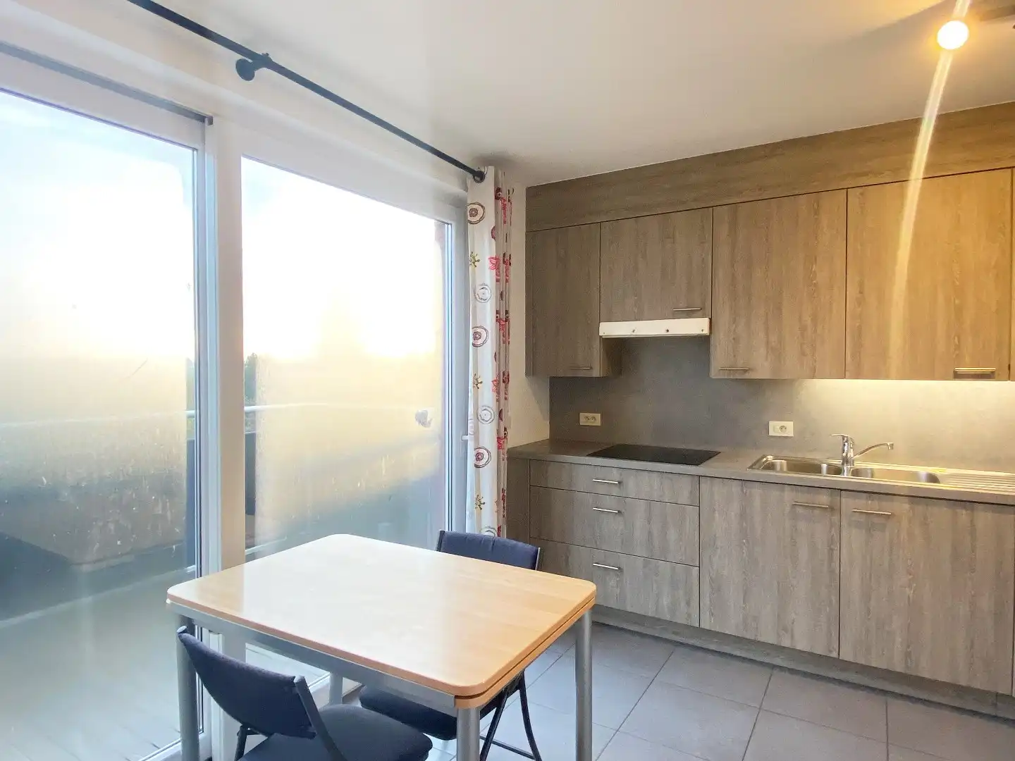 APPARTEMENT MET 3 SLAAPKAMERS EN GARAGEBOX IN HARTJE WAKKEN!!!!!! foto 5