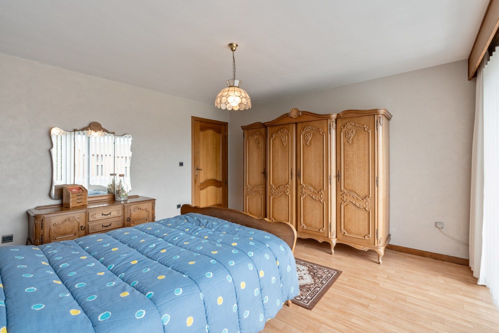 Goed onderhouden split-levelgezinswoning met paardenstallen op een riant perceel van maar liefst 68a79ca!  foto 15