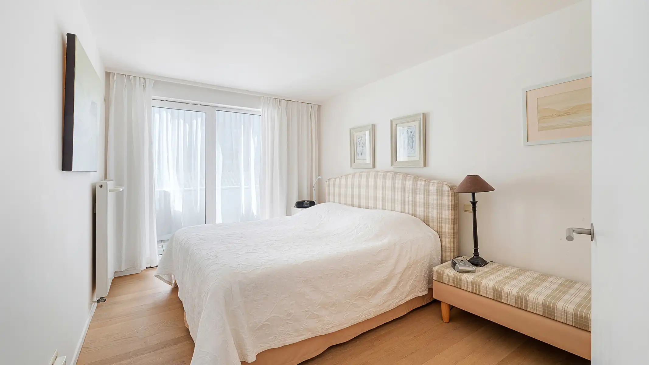 EXCLUSIEF: Ruim appartement met frontaal zeezicht foto 18