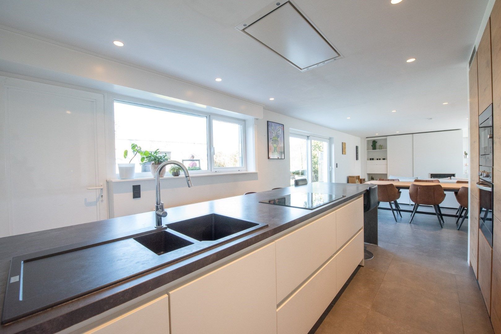 TE KOOP: Gezellige, instapklare woning met zuidgerichte tuin en zonneterras, op rustige locatie te Desselgem. Opportuniteit! foto 5