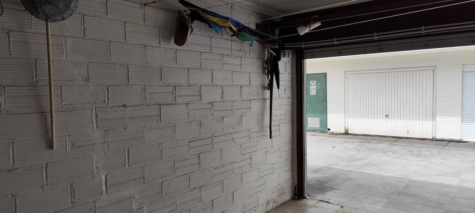 Afgesloten garagebox met centrale ligging foto 4