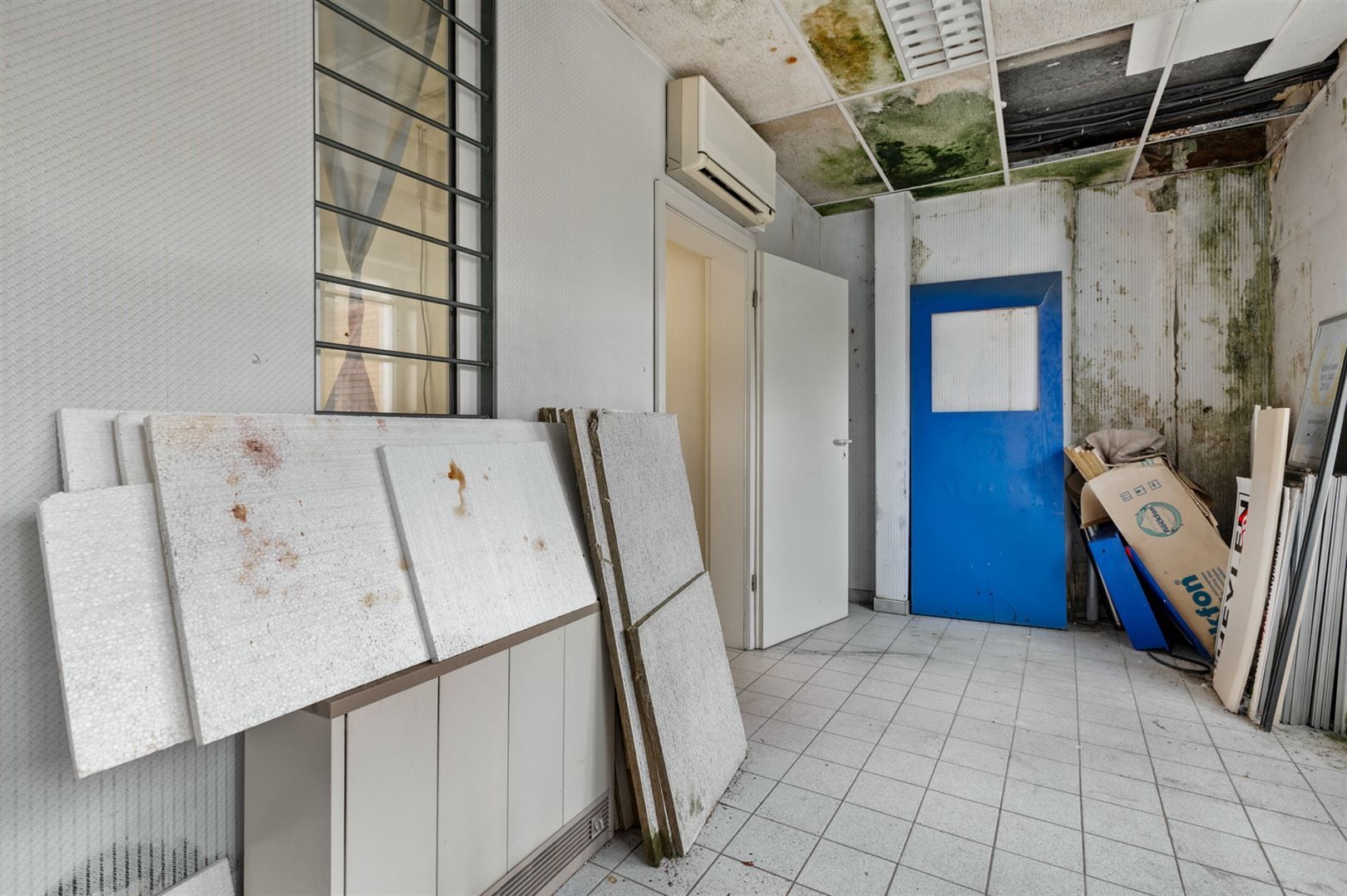 Te renoveren opbrengsteigendom met 2 aparte units. foto 17