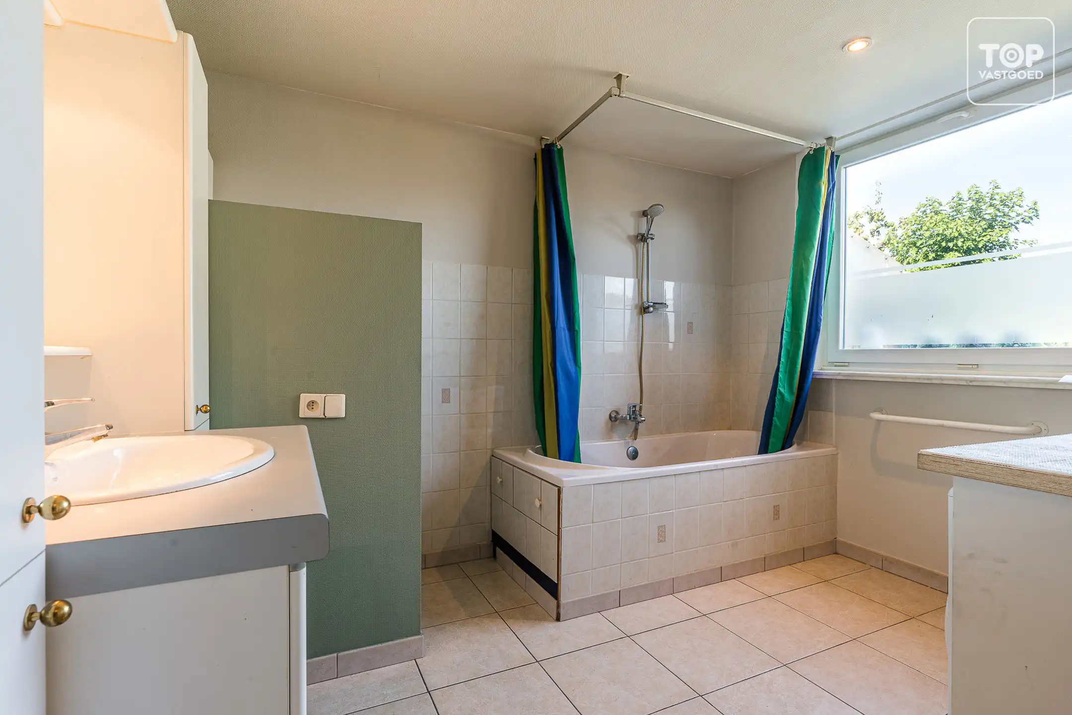 Woning met 4 slaapkamers en leuke tuin foto 11