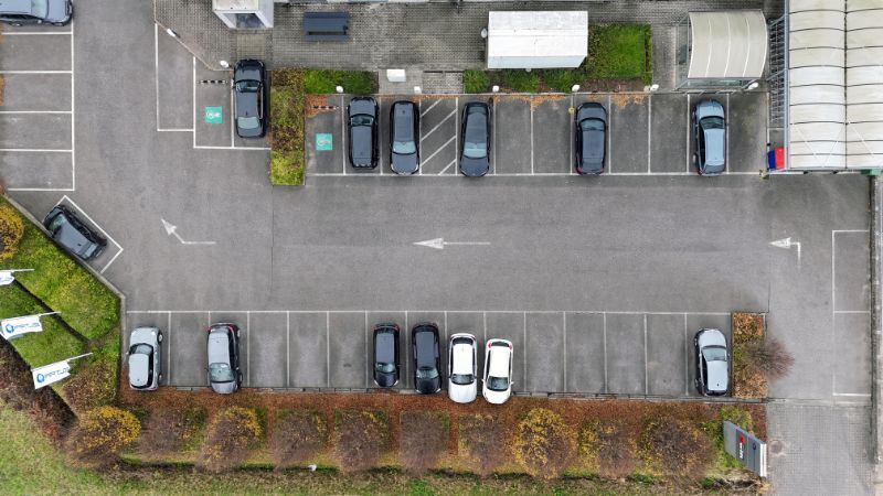 Industrieel gebouw te huur foto 3