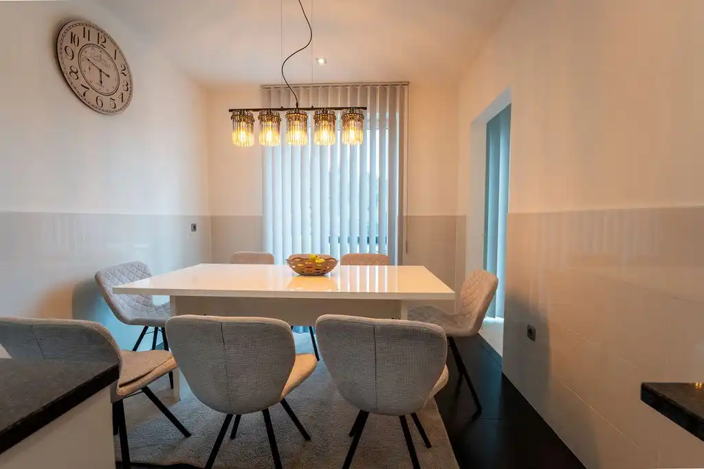 RUIM HANDELSHUIS MET WOONST TE SPALBEEK (HASSELT) foto 7