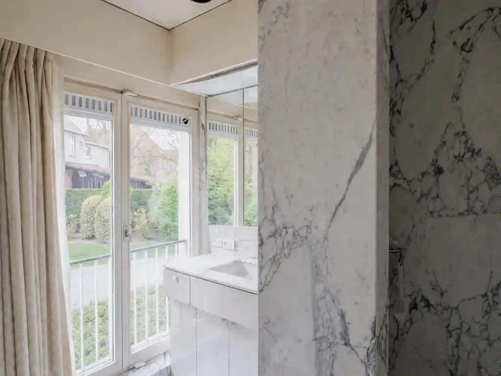 Klassevol hoekappartement met drie slaapkamers en ruim terras nabij het centrum van Gent foto 14