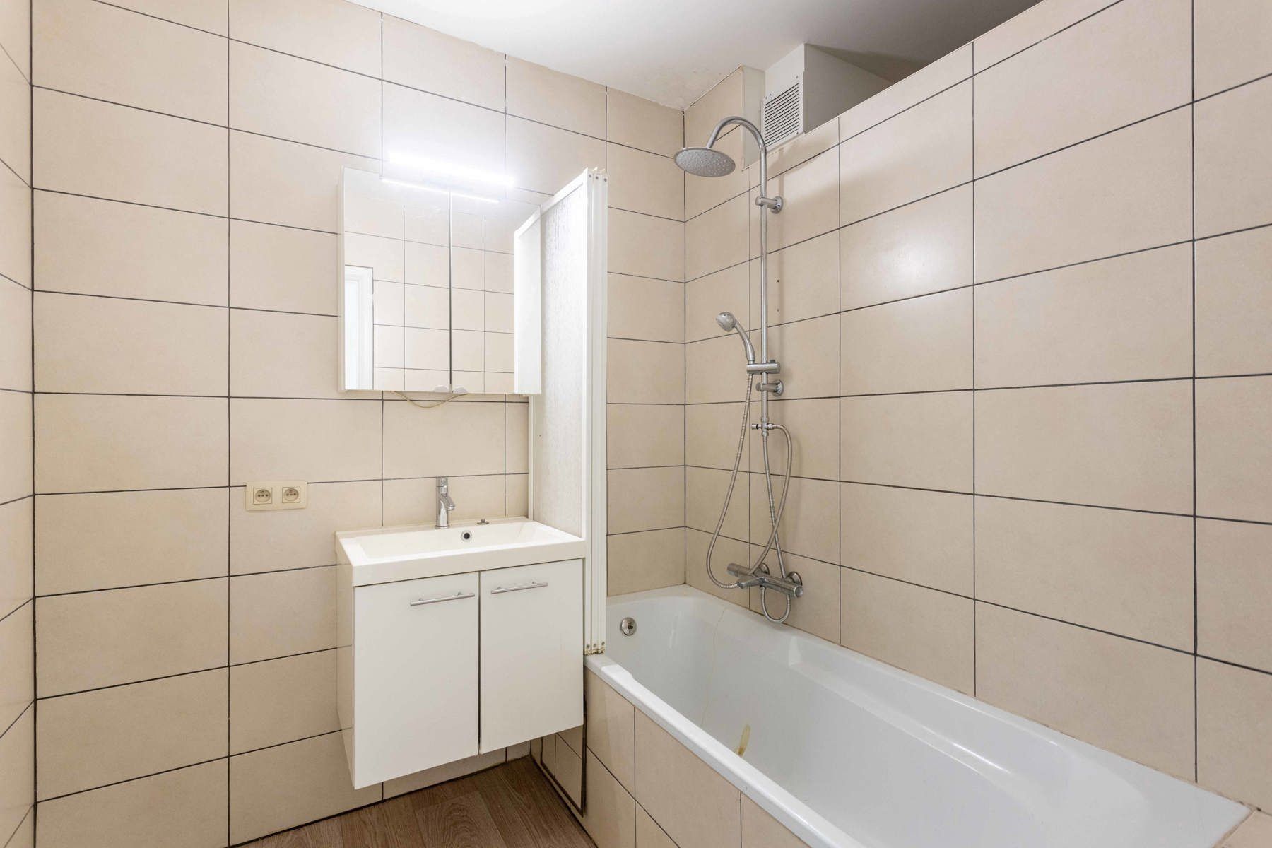 Te Koop: 2-slpk appartement met garage foto 11