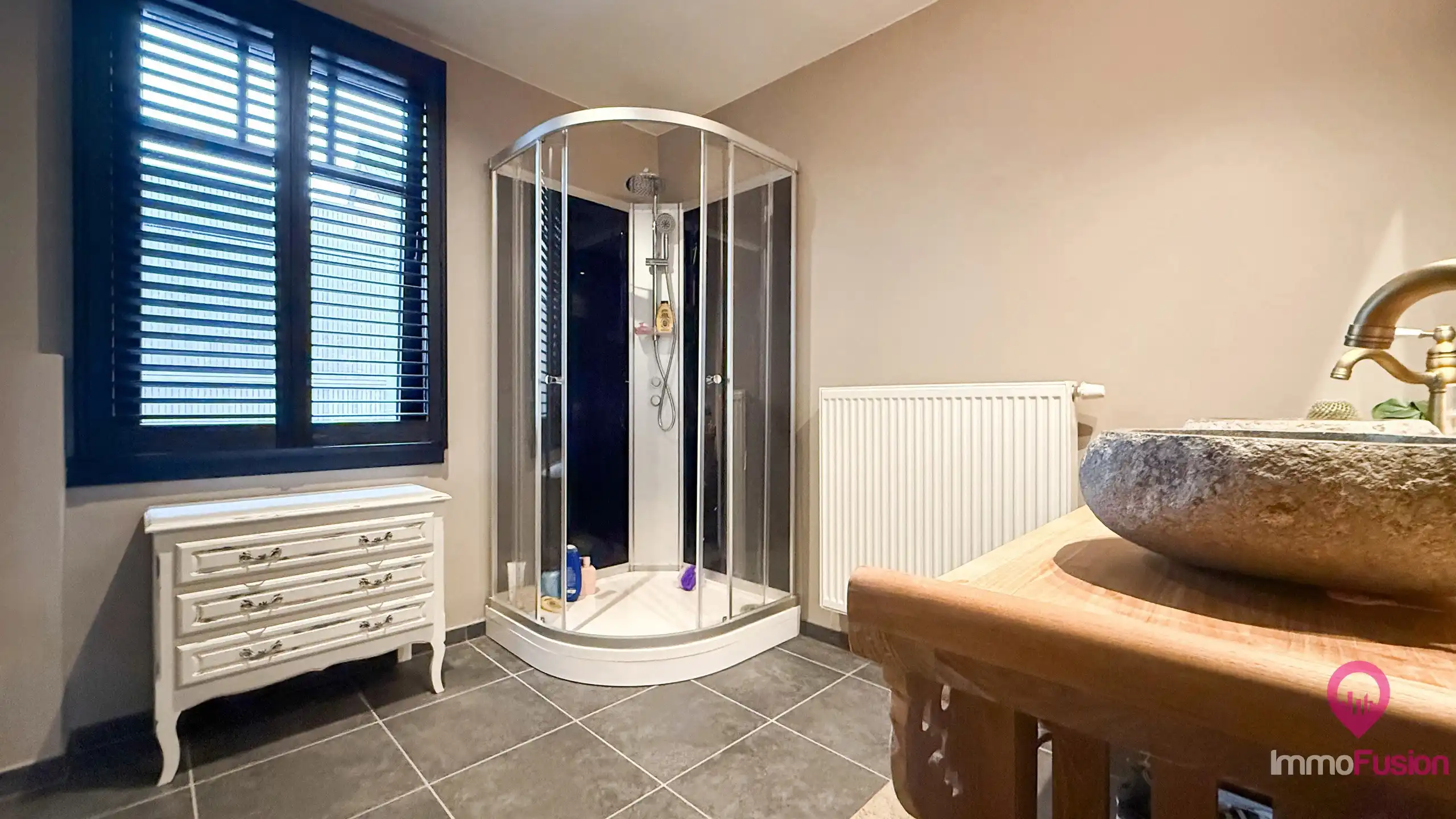 Gerenoveerde landelijk moderne woning op 21 are met 4 suites! foto 26
