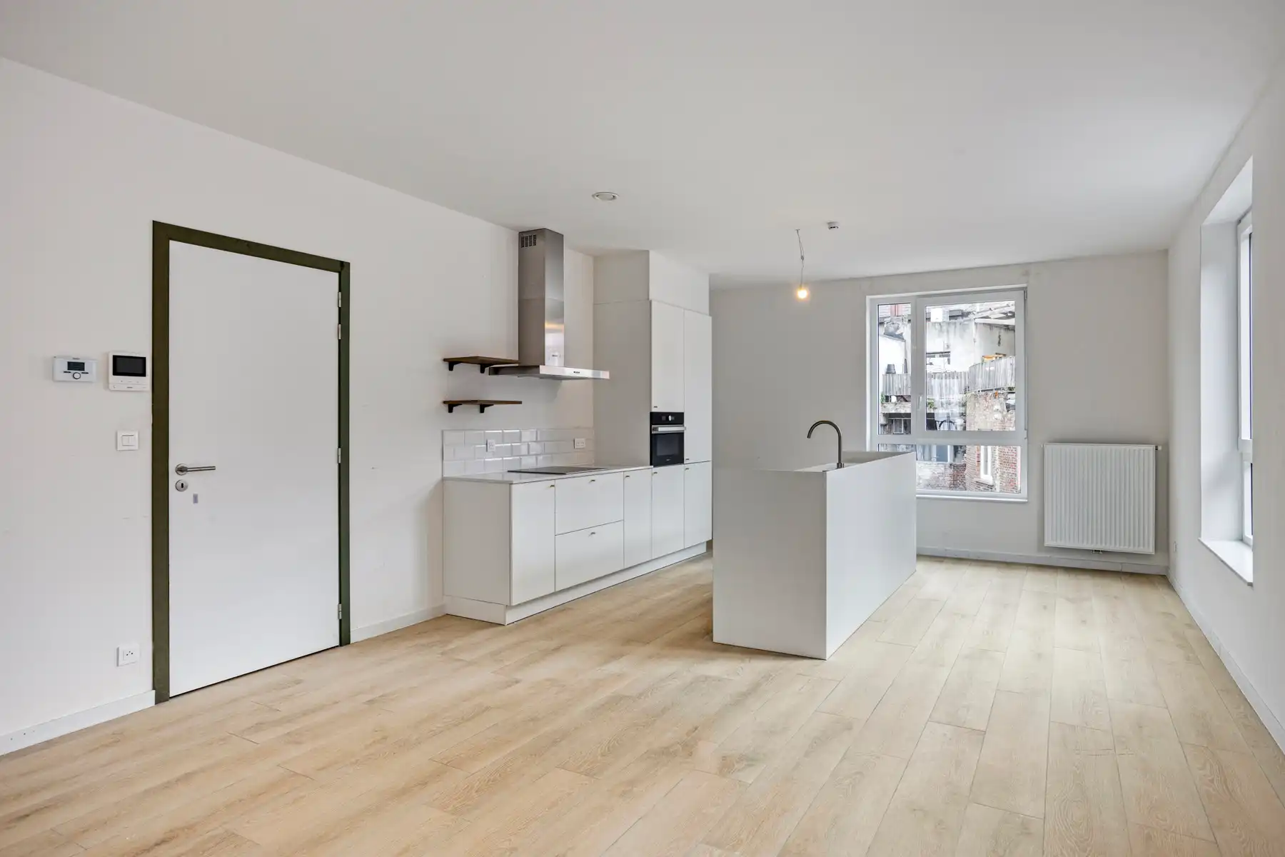 Stijlvol 2-slaapkamerappartement nabij De Schorre! foto 3