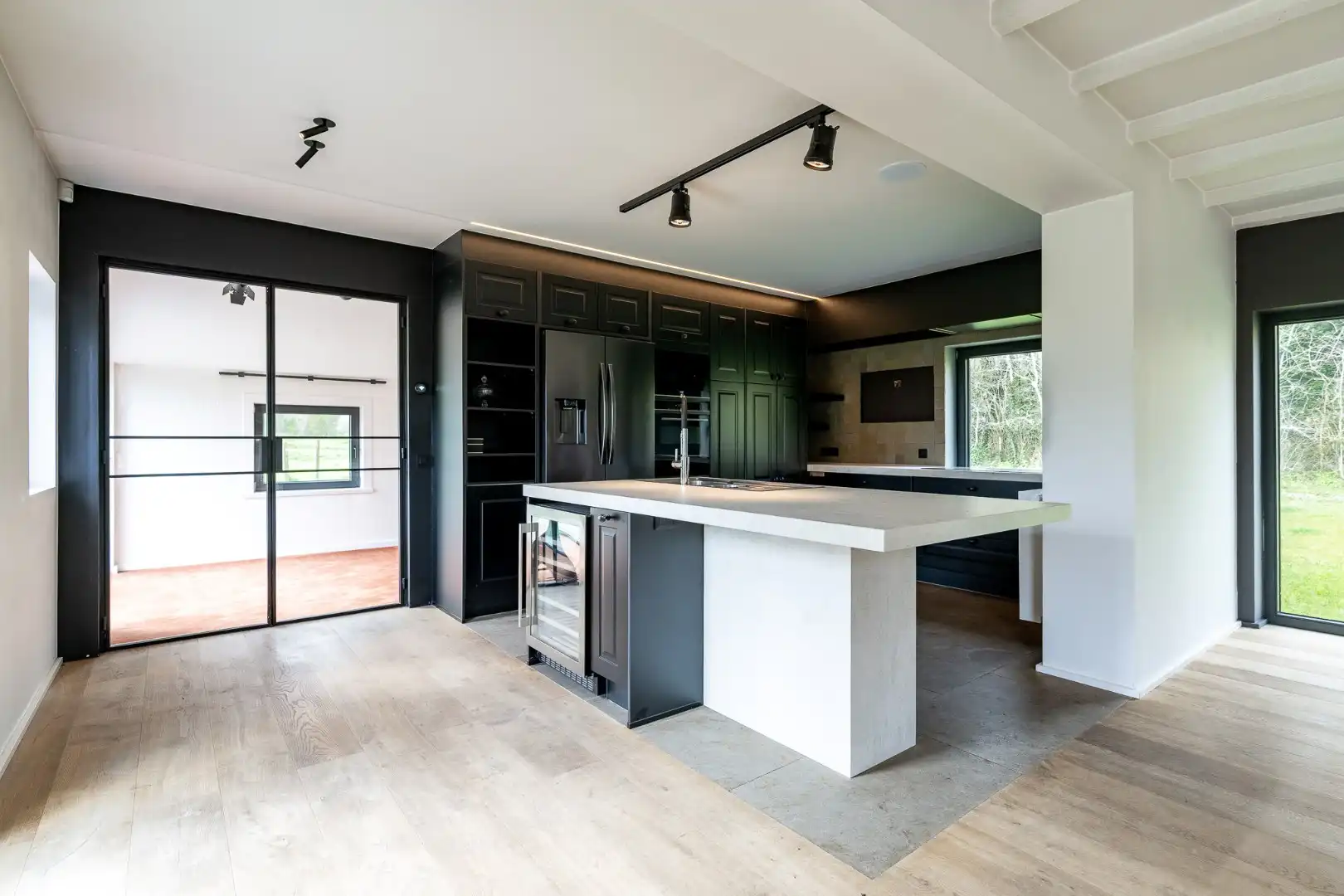 Exclusieve karaktervolle woning op een enorm perceel met 4 slaapkamers, super grote tuin met prachtig zicht op de polders foto 7