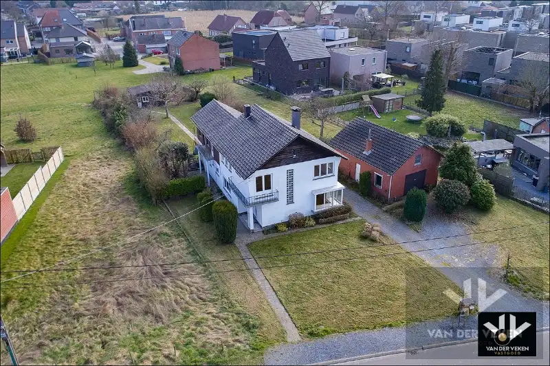 Bouwgrond +- 10 aren (huidige woning wordt afgebroken door de huidige eigenaars) voor open bebouwing op een rustige, maar zeer goed bereikbare locatie in het charmante Diepenbeek foto 5