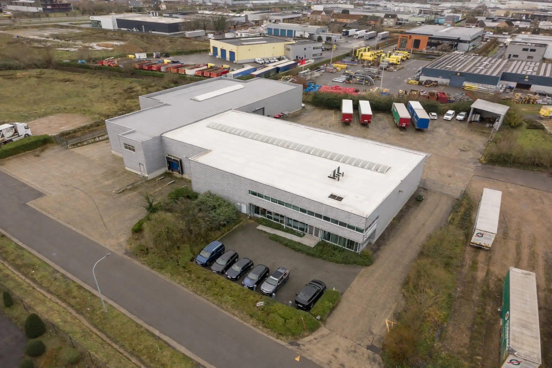 Representatief bedrijfsgebouw te koop in Puurs foto {{pictureIndex}}