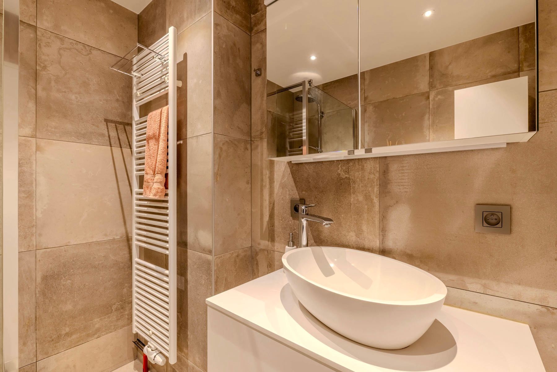 Instapklaar gelijkvloers appartement met tuin in Lier foto 5