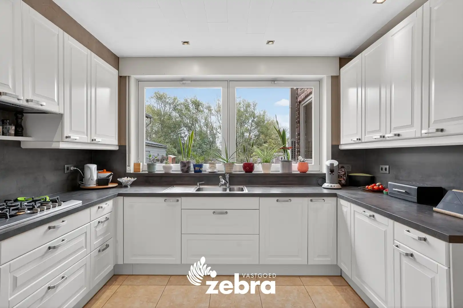 Unieke burgemeesterswoning met authentieke charme, 6 slaapkamers en grote tuin nabij IJzer te Roesbrugge! foto 18