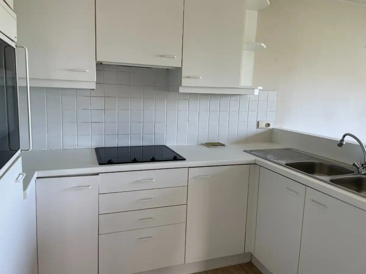 TWEE SLAAPKAMER HOEKAPPARTEMENT + GARAGE centrum Rumbeke foto 18