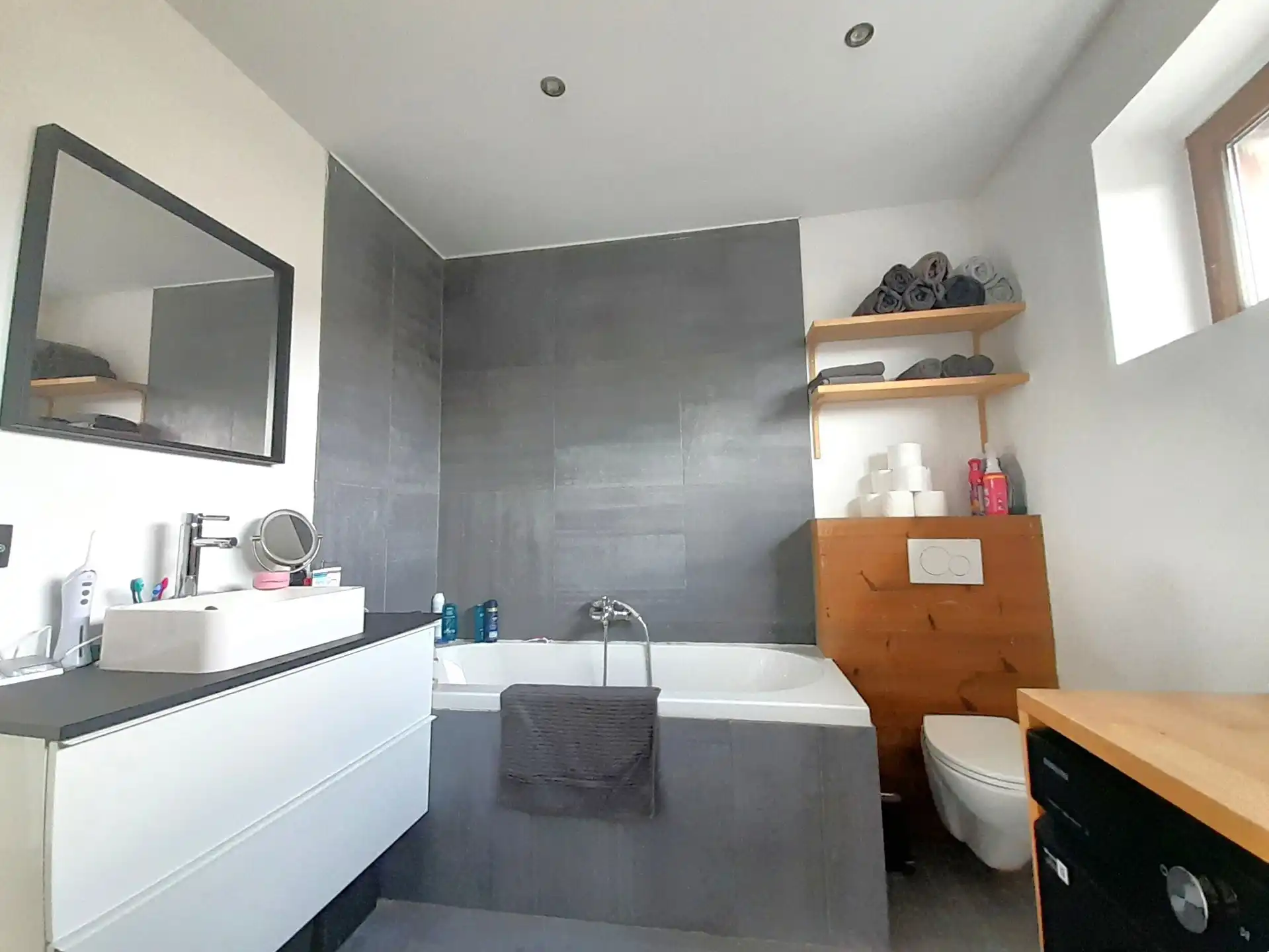 Recent gerenoveerde woning met 4 slaapkamers foto 16