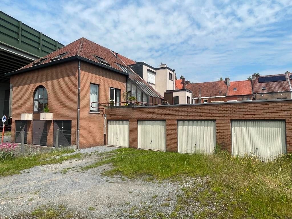 Moderne bel-étagewoning met acht garages, centrum Gentbrugge foto 14